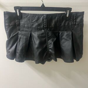 Free People Black Leather Low Rise Mini Skirt Size 4 (built in shorts)